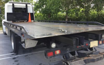 What Are the Differences Between Flatbed and Two-Wheel Tows?
