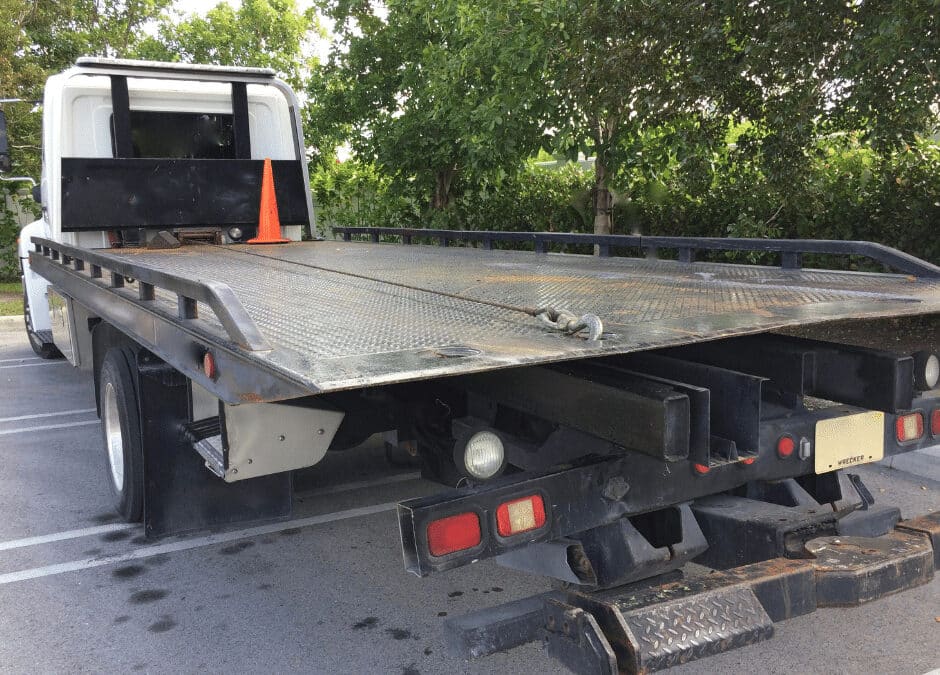 What Are the Differences Between Flatbed and Two-Wheel Tows